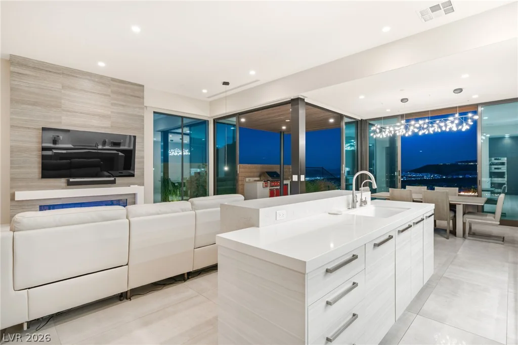 656 Falcon Summit, Henderson, NV 89012