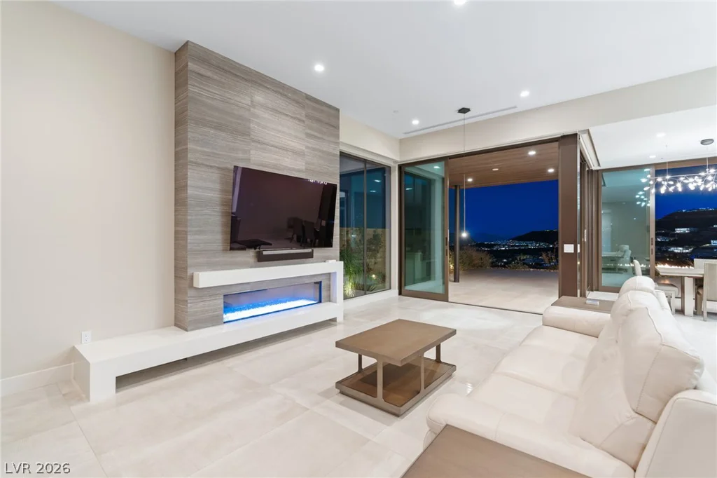 656 Falcon Summit, Henderson, NV 89012