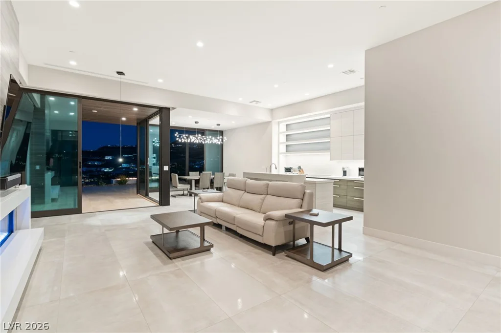 656 Falcon Summit, Henderson, NV 89012