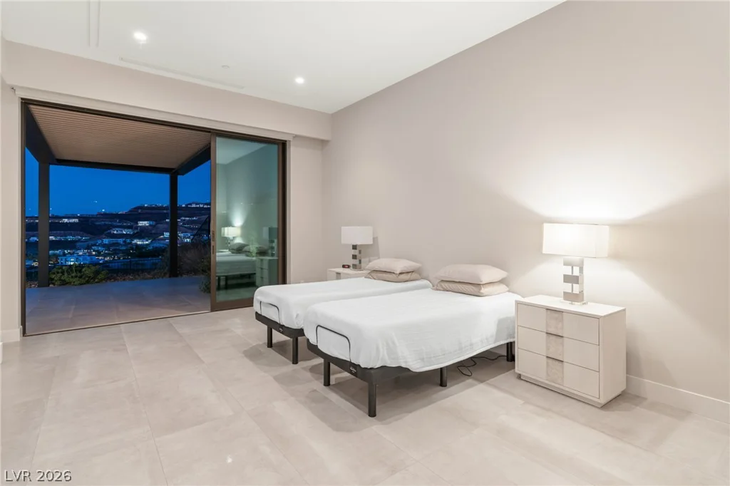 656 Falcon Summit, Henderson, NV 89012