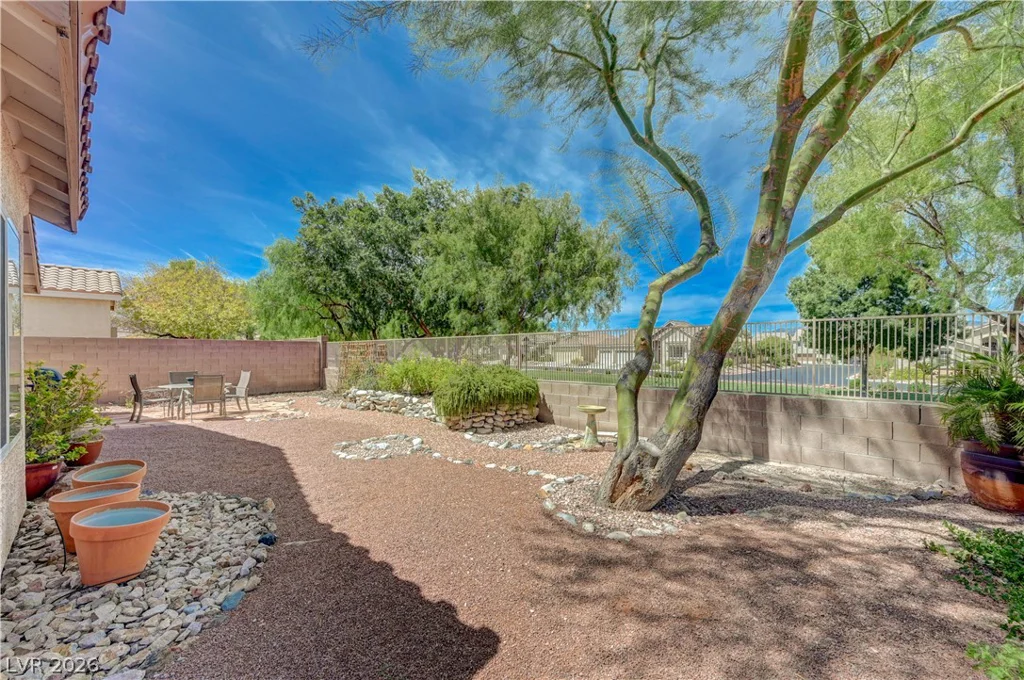 8316 Dawn Breeze, Las Vegas, NV 89131