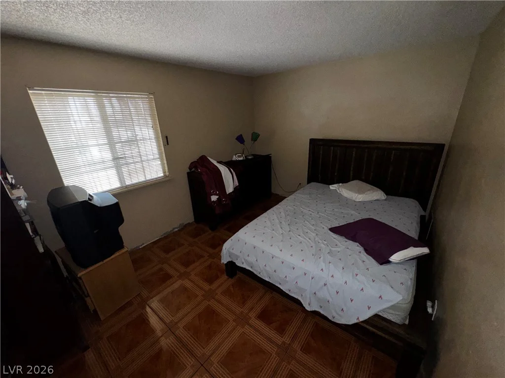 5025 Hayward, Las Vegas, NV 89122