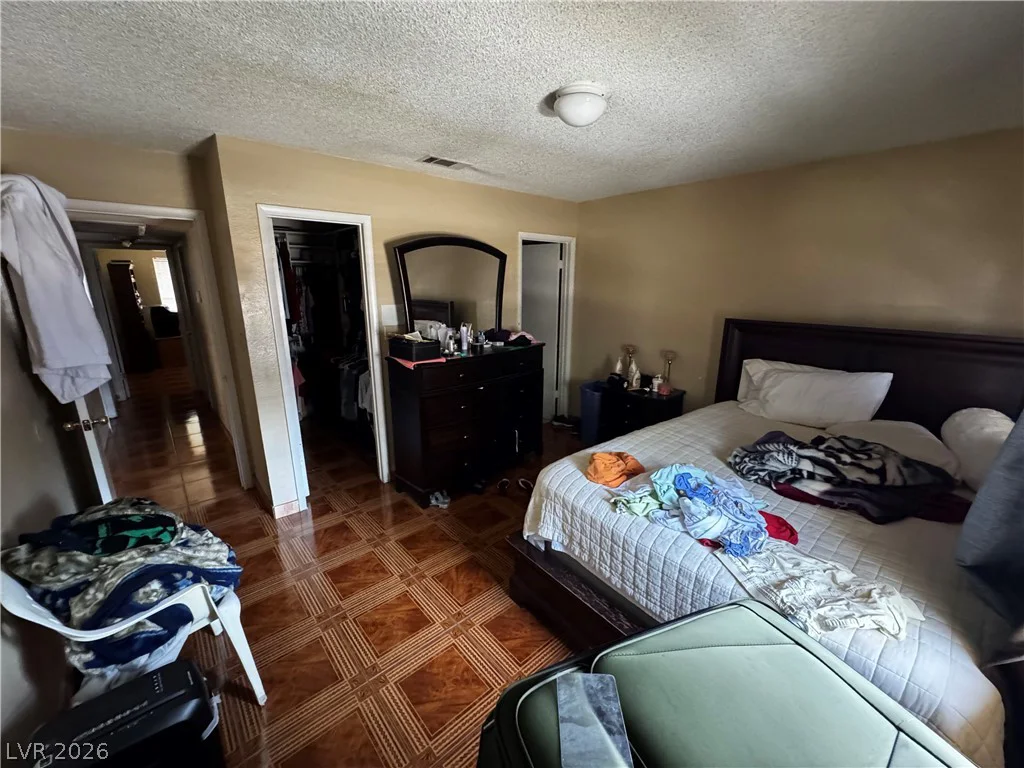 5025 Hayward, Las Vegas, NV 89122