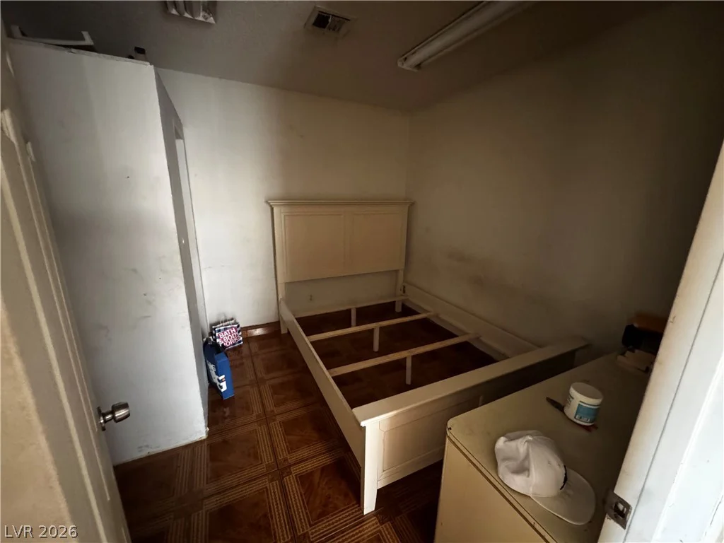 5025 Hayward, Las Vegas, NV 89122