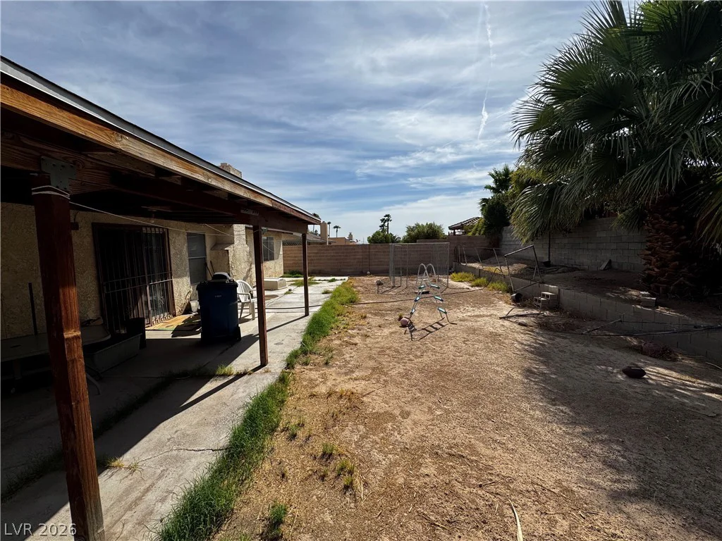 5025 Hayward, Las Vegas, NV 89122