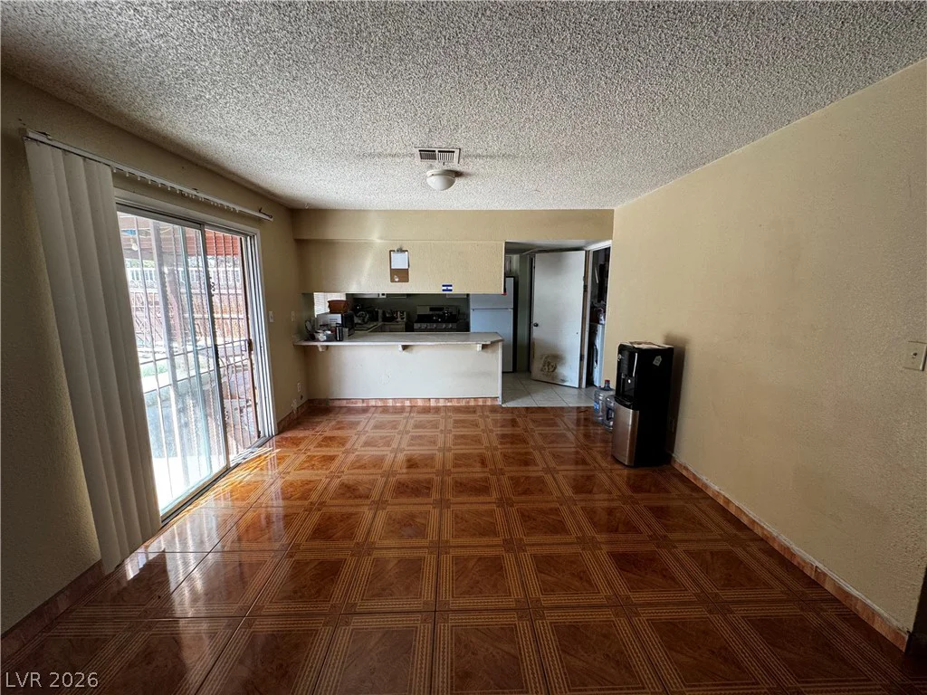 5025 Hayward, Las Vegas, NV 89122