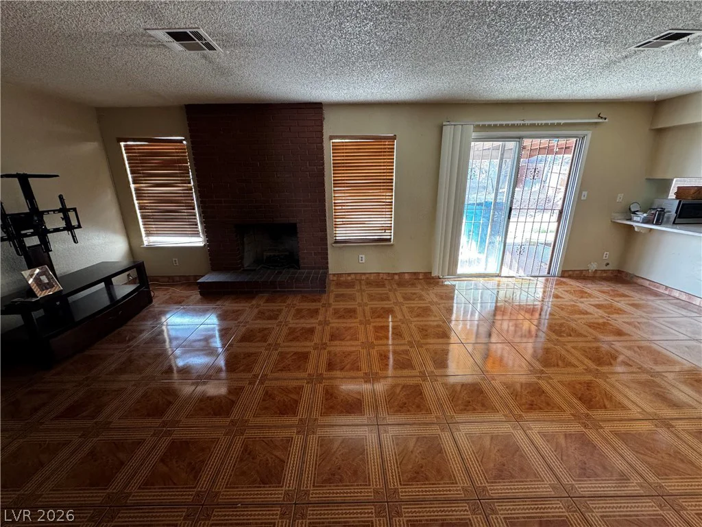 5025 Hayward, Las Vegas, NV 89122
