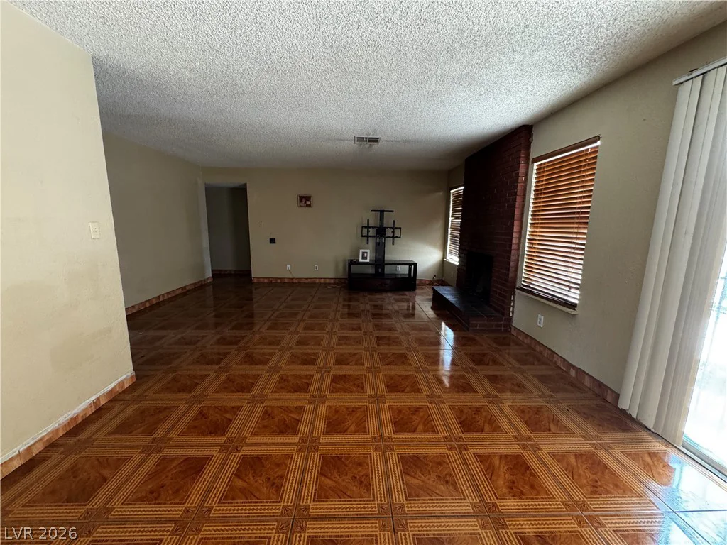 5025 Hayward, Las Vegas, NV 89122