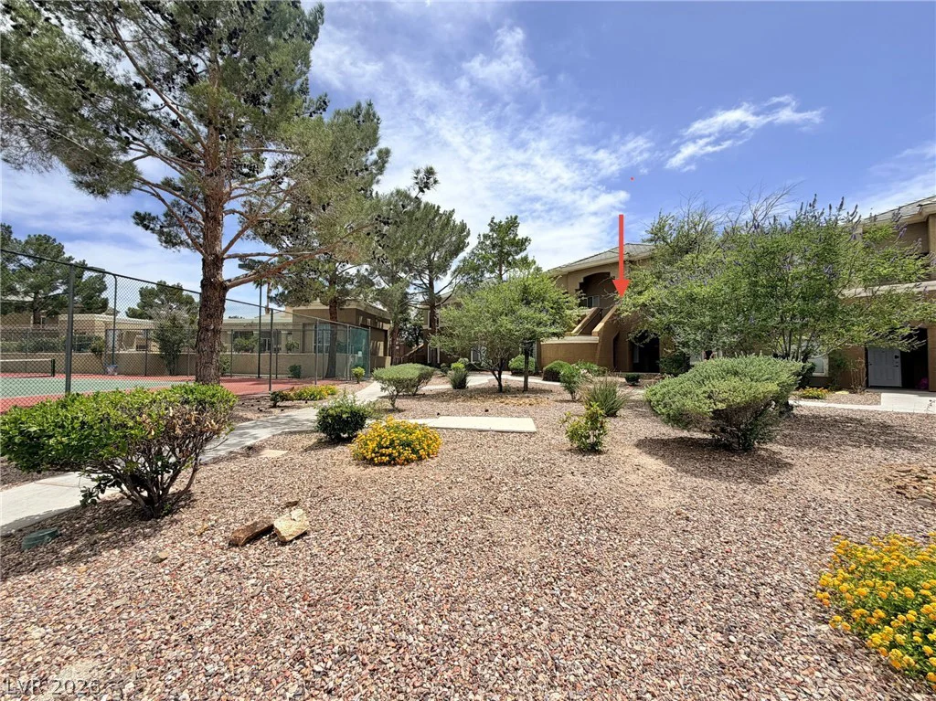 8070 Russell, Las Vegas, NV 89113