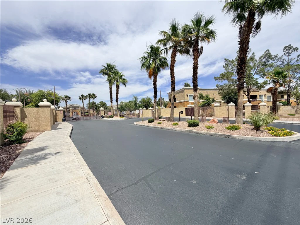 8070 Russell, Las Vegas, NV 89113