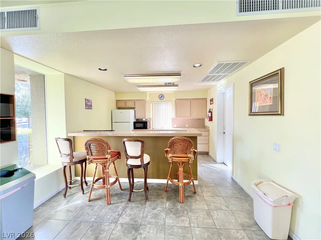 8070 Russell, Las Vegas, NV 89113