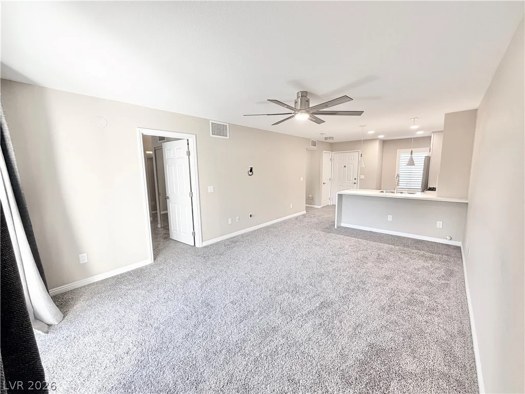 8070 Russell, Las Vegas, NV 89113