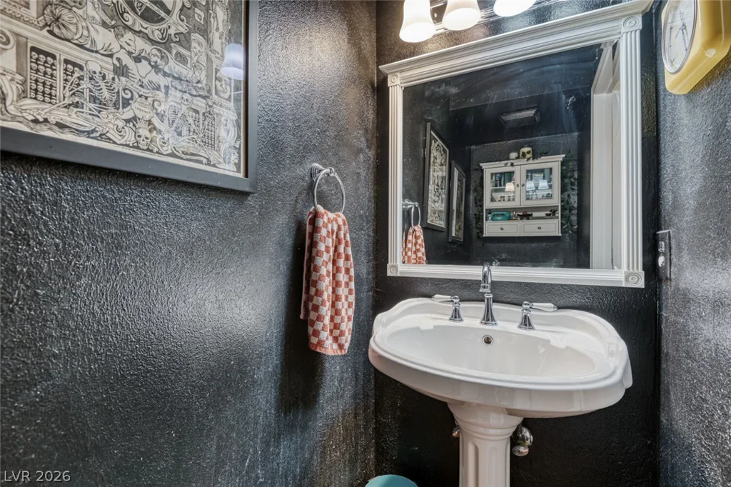 6227 Meadow Vista, Las Vegas, NV 89103