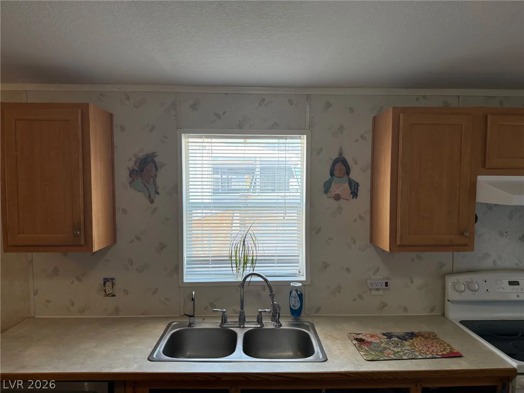 6440 Park Retiro, Pahrump, NV 89060