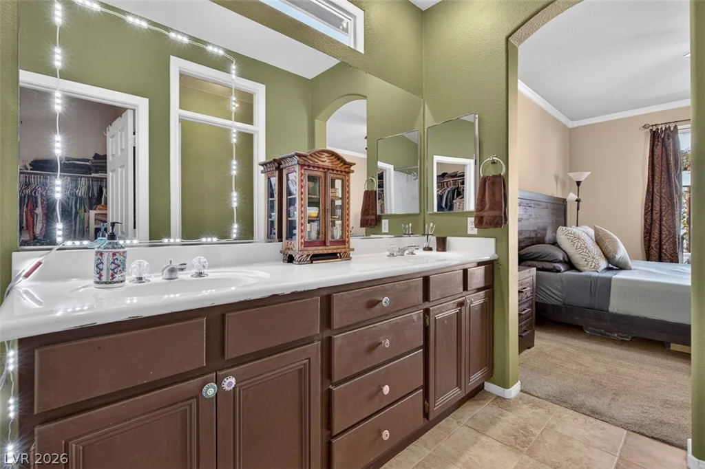 9745 Canterbury Creek, Las Vegas, NV 89183