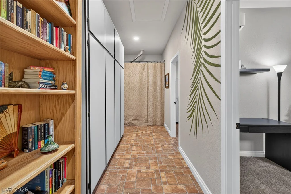 9745 Canterbury Creek, Las Vegas, NV 89183