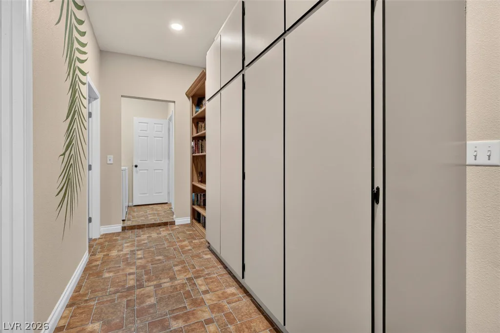 9745 Canterbury Creek, Las Vegas, NV 89183