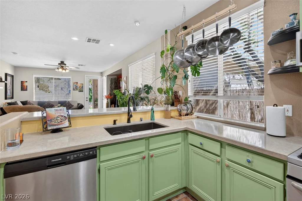 9745 Canterbury Creek, Las Vegas, NV 89183