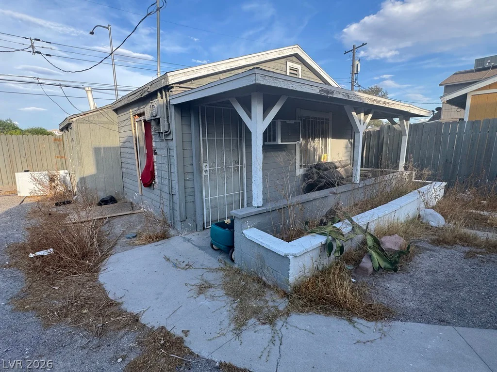 1828 Harvard, North Las Vegas, NV 89030