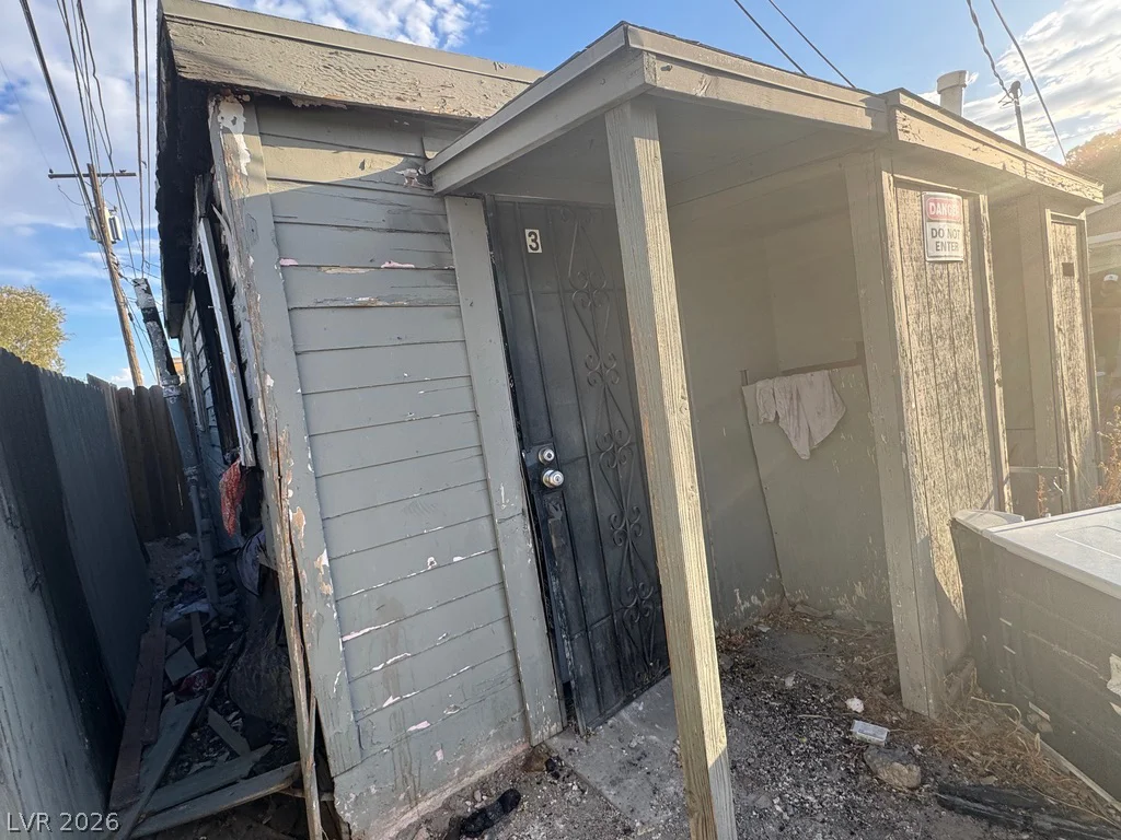 1828 Harvard, North Las Vegas, NV 89030