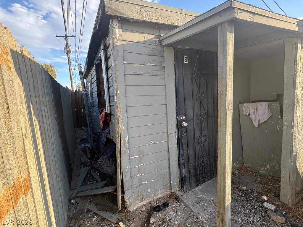 1828 Harvard, North Las Vegas, NV 89030