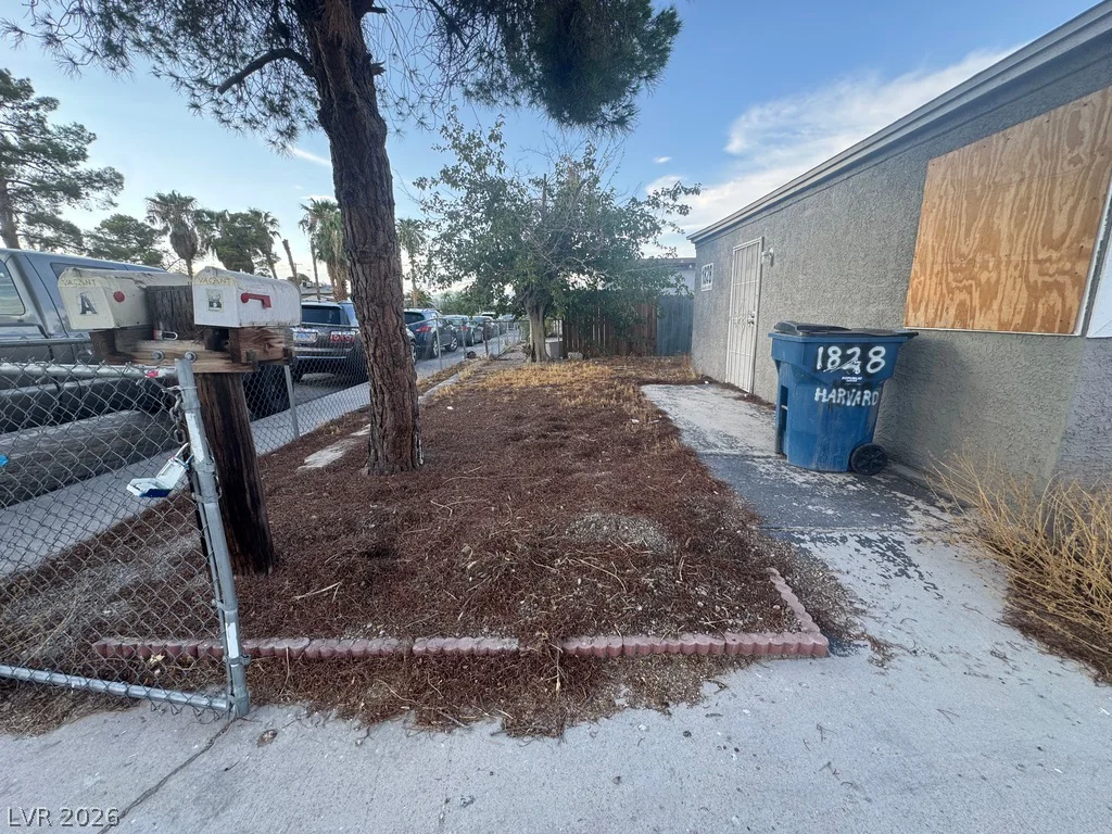 1828 Harvard, North Las Vegas, NV 89030