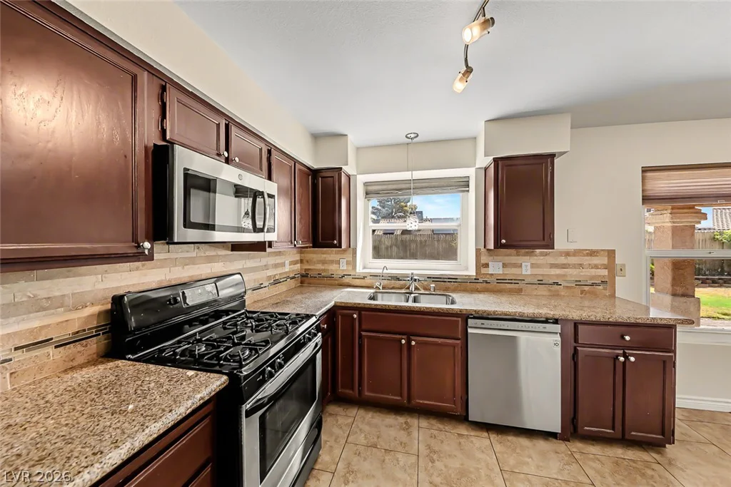 845 Arrowhead, Henderson, NV 89002
