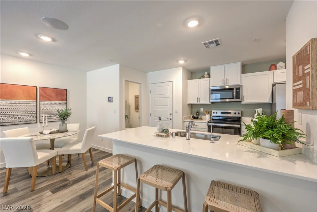 990 Desert Spruce, Las Vegas, NV 89107