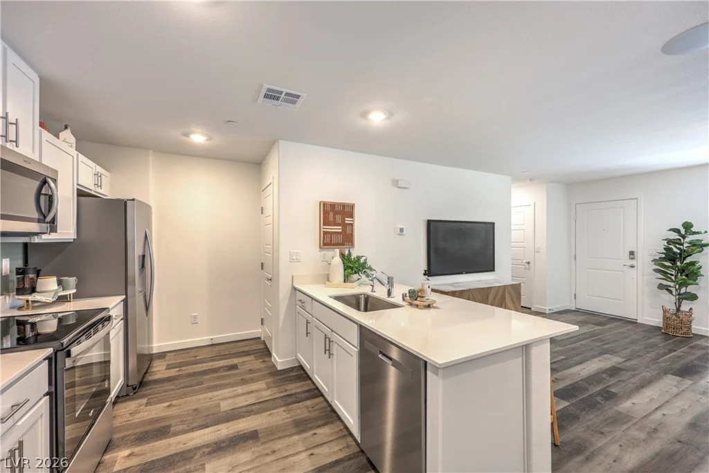 990 Desert Spruce, Las Vegas, NV 89107