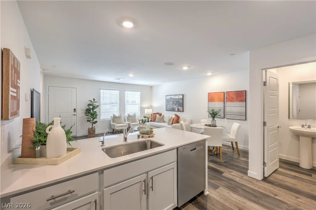 990 Desert Spruce, Las Vegas, NV 89107
