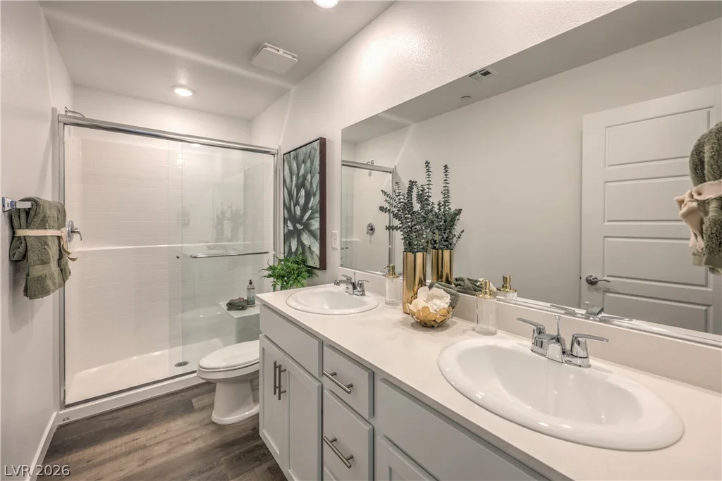 990 Desert Spruce, Las Vegas, NV 89107