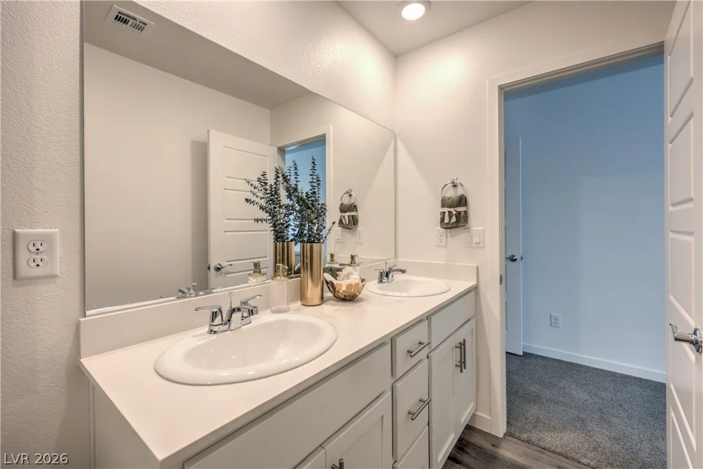990 Desert Spruce, Las Vegas, NV 89107