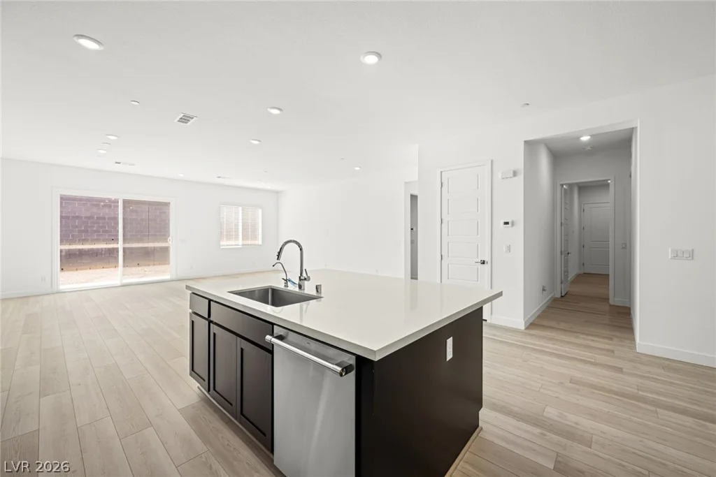 10405 Diana Summit, Las Vegas, NV 89143