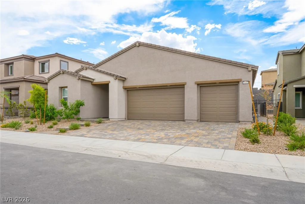 10405 Diana Summit, Las Vegas, NV 89143