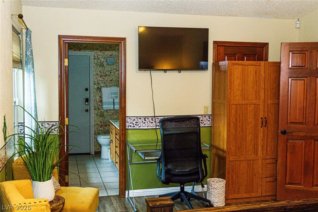 5655 Katie, Las Vegas, NV 89103