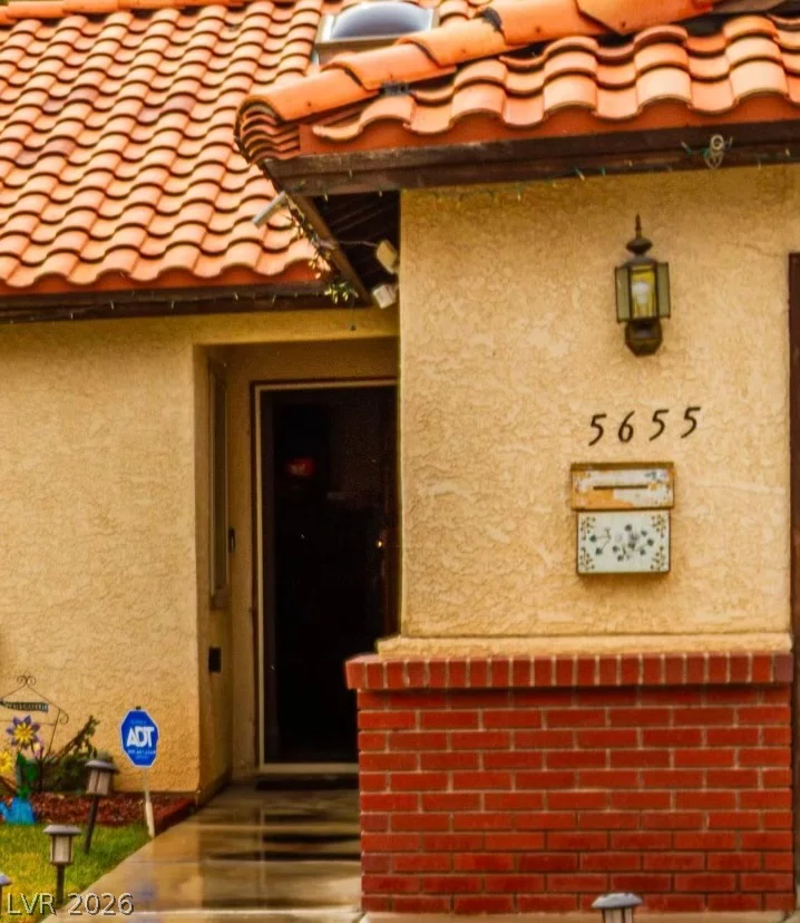 5655 Katie, Las Vegas, NV 89103
