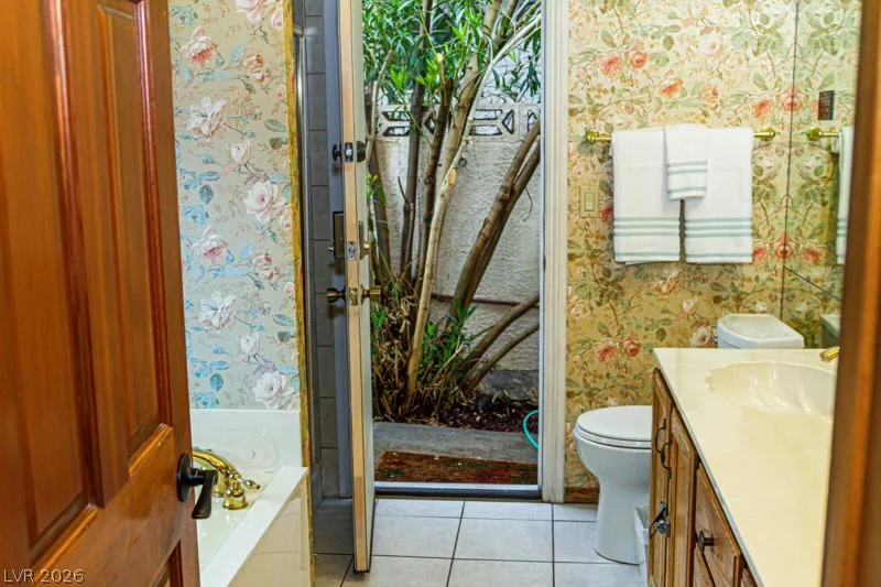 5655 Katie, Las Vegas, NV 89103