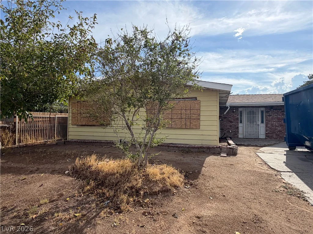 2319 La Puente, Las Vegas, NV 89115