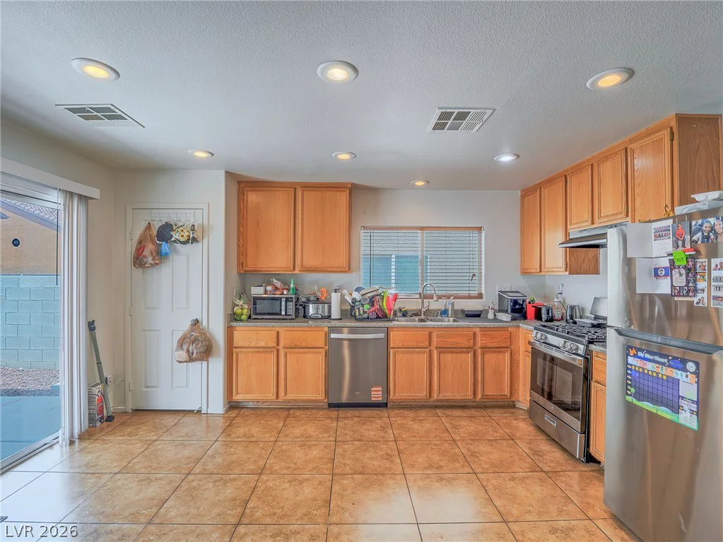 6581 Sunset Pines, Las Vegas, NV 89148