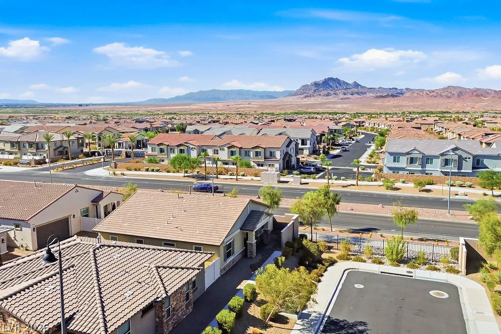 794 Charming Holly, Henderson, NV 89011