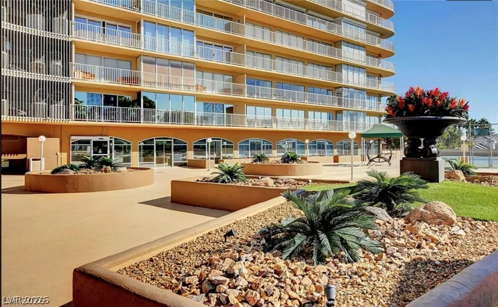 3111 Bel Air, Las Vegas, NV 89109