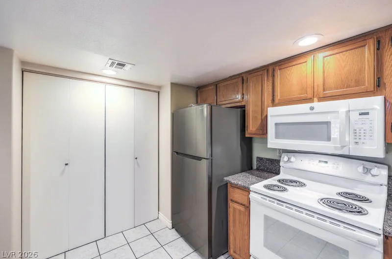 9070 Spring Mountain, Las Vegas, NV 89117