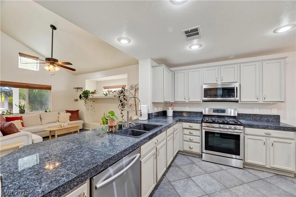 5925 Willis, North Las Vegas, NV 89031