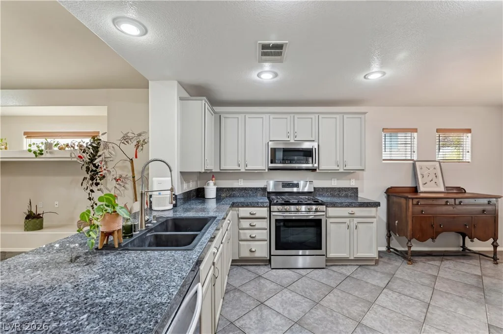 5925 Willis, North Las Vegas, NV 89031