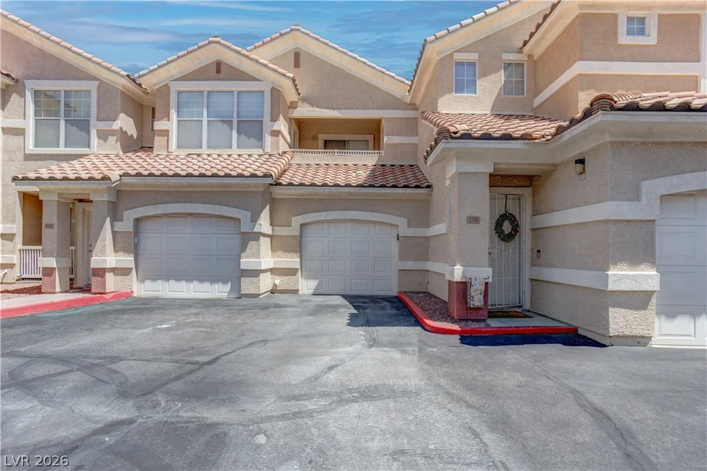 5855 Valley, North Las Vegas, NV 89031