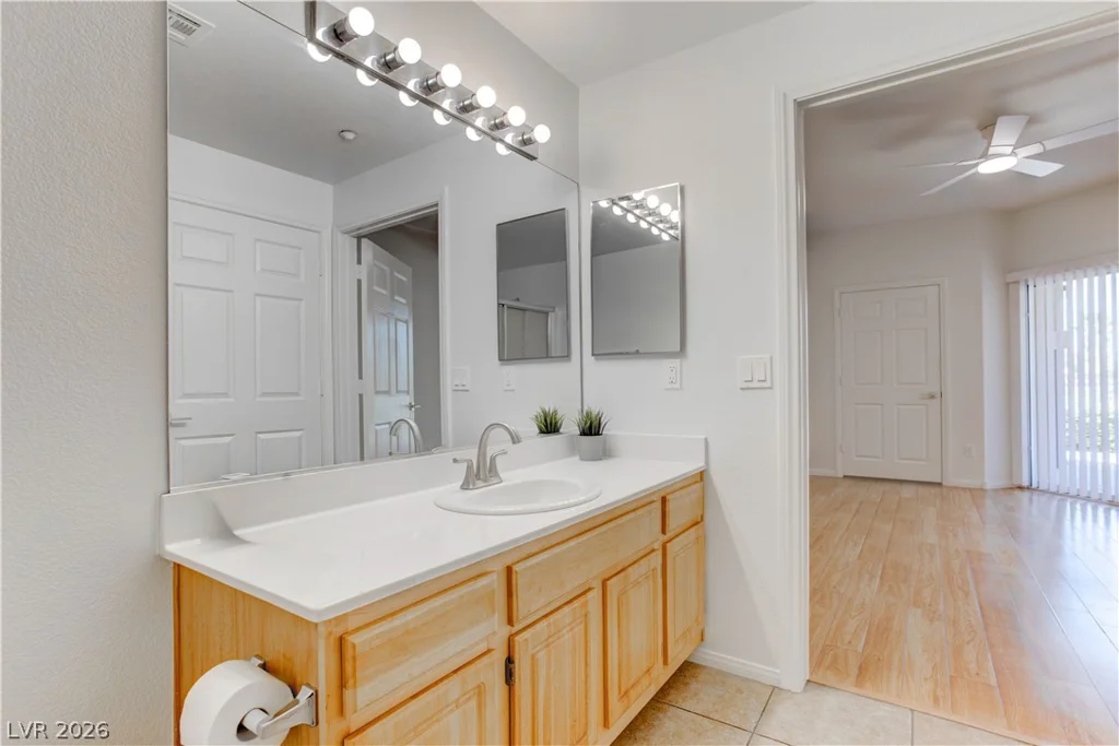 5855 Valley, North Las Vegas, NV 89031