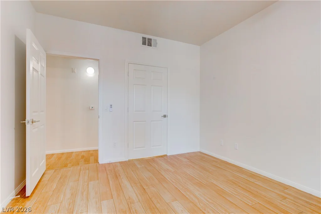 5855 Valley, North Las Vegas, NV 89031