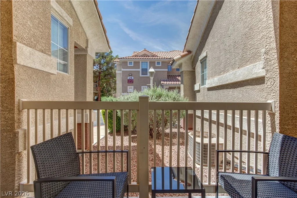 5855 Valley, North Las Vegas, NV 89031