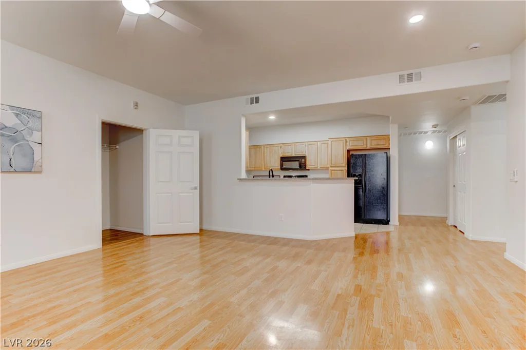 5855 Valley, North Las Vegas, NV 89031
