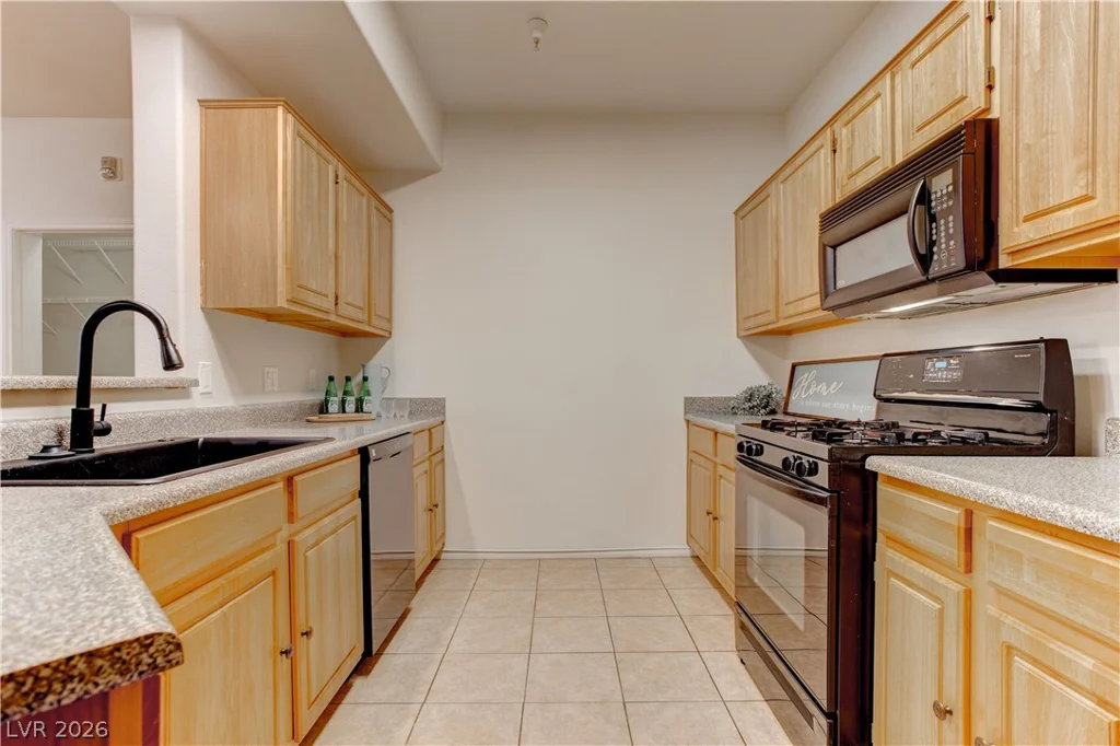 5855 Valley, North Las Vegas, NV 89031